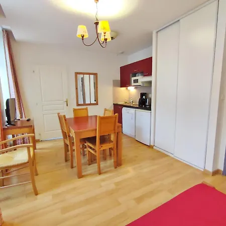 La Petite Ourse, T2, Centre Luchon, Wifi, Casier A Skis, Ascenseur, 4 Personnes Bagnères-de-Luchon Extérieur photo