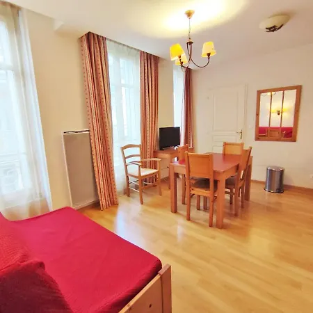 La Petite Ourse, T2, Centre Luchon, Wifi, Casier A Skis, Ascenseur, 4 Personnes Bagnères-de-Luchon Extérieur photo