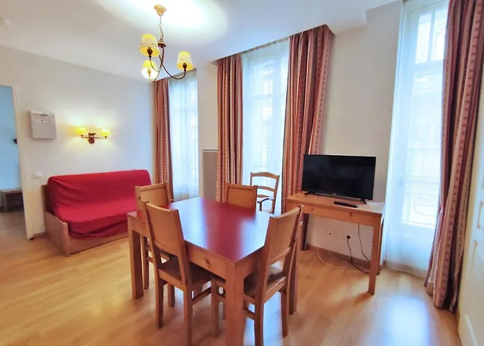 La Petite Ourse, T2, Centre Luchon, Wifi, Casier A Skis, Ascenseur, 4 Personnes